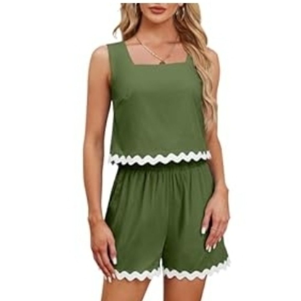 Socialkiwi Green Shorts Set with White Trim